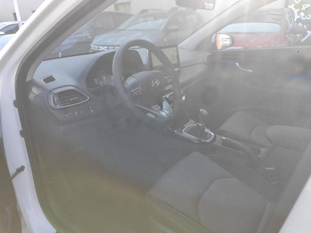 Hyundai i30 Family HB 1.5 AT MJ25*Navi*LED*Shzg*PDCv&h*Cam*16 