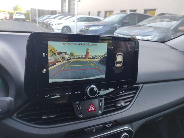 Hyundai i30 Family HB 1.5 AT MJ25*Navi*LED*Shzg*PDCv&h*Cam*16 