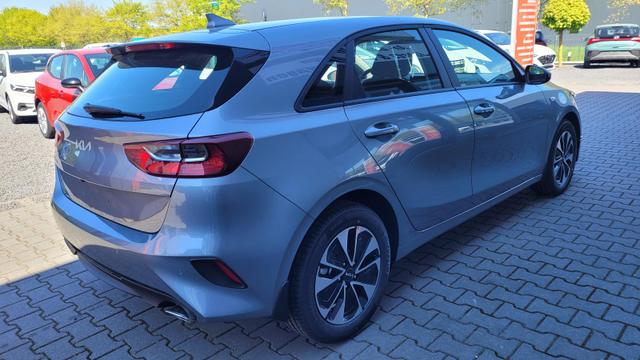 Kia Ceed SPIN 1.5 Spin*Navi*Shzg*Lhzg*PDC*Cam*16Zoll* 