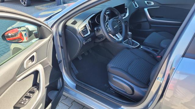 Kia Ceed SPIN 1.5 Spin*Navi*Shzg*Lhzg*PDC*Cam*16Zoll* 