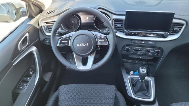 Kia Ceed SPIN 1.5 Spin*Navi*Shzg*Lhzg*PDC*Cam*16Zoll* 