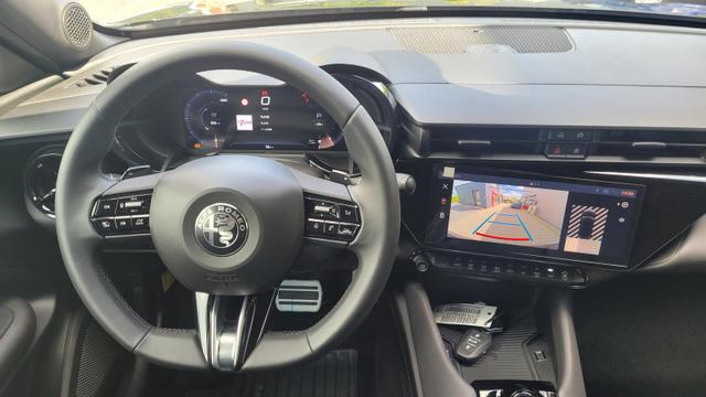 Alfa Romeo Junior Ibrida 1.2 VGT 48V-Hybrid (100kW) Speciale Speciale*LED*Navi*Shzg*PDC*Cam*18" 