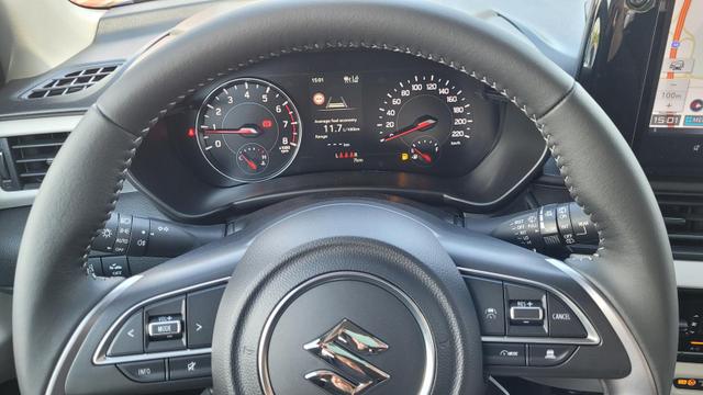 Suzuki Swift Comfort+ Comfort+*Navi*LED*Shzg*PDC*Cam*ACC*Klima* 