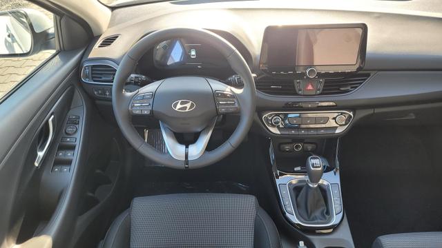 Hyundai i30 Kombi Smart SW 1.5 MJ25*Navi*LED*Shzg*PDCv&h*Cam*16 