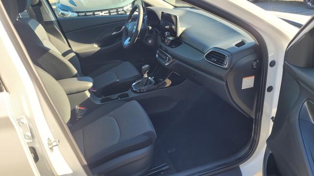 Hyundai i30 Kombi Smart SW 1.5 MJ25*Navi*LED*Shzg*PDCv&h*Cam*16 