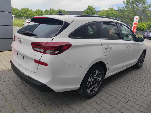 Hyundai i30 Kombi Smart SW DCT 1.5 MJ25*Navi*LED*Shzg*PDCv&h*Cam*16 
