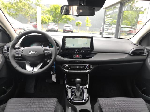 Hyundai i30 Kombi Smart SW DCT 1.5 MJ25*Navi*LED*Shzg*PDCv&h*Cam*16 