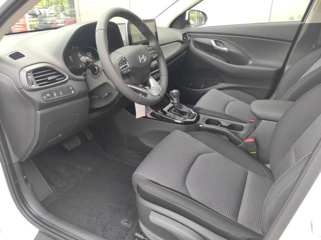 Hyundai i30 Kombi Smart SW DCT 1.5 MJ25*Navi*LED*Shzg*PDCv&h*Cam*16 