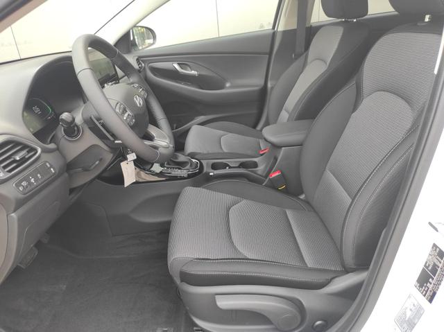 Hyundai i30 Kombi Smart SW DCT 1.5 MJ25*Navi*LED*Shzg*PDCv&h*Cam*16 