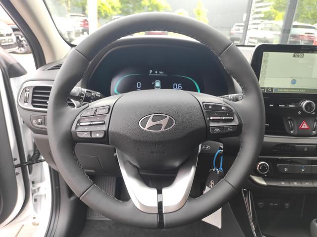 Hyundai i30 Kombi Smart SW DCT 1.5 MJ25*Navi*LED*Shzg*PDCv&h*Cam*16 