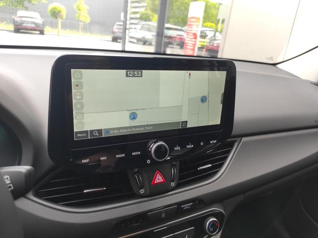 Hyundai i30 Kombi Smart SW DCT 1.5 MJ25*Navi*LED*Shzg*PDCv&h*Cam*16 