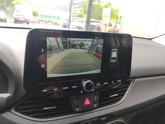 Hyundai i30 Kombi Smart SW DCT 1.5 MJ25*Navi*LED*Shzg*PDCv&h*Cam*16 
