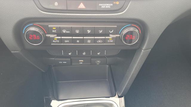 Kia Ceed Gold Gold*LED*Navi*Shzg*Lhzg*PDC*Cam*16Zoll* 