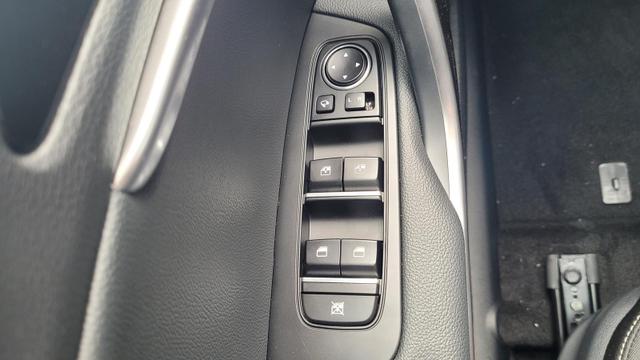 Kia Ceed Gold Gold*LED*Navi*Shzg*Lhzg*PDC*Cam*16Zoll* 