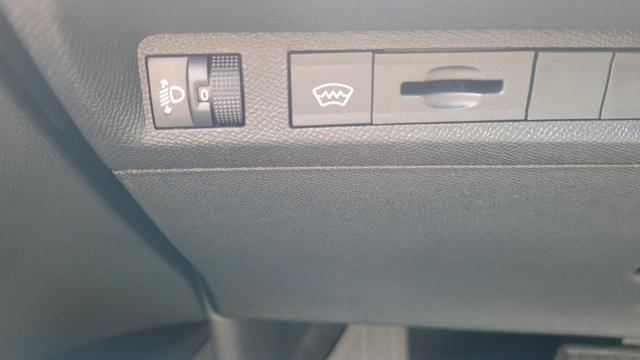 Peugeot 308 SW Active Pack Pack*LED*Navi*Shzg*PDC*BFS*ACC*16" 