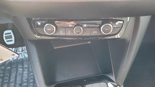 Opel Corsa GS Line FL GS*LED*Shzg*Lhzg*PDCv+h*Cam*17*PDach* 