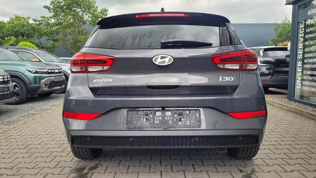 Hyundai i30 Family HB Family*Navi*LED*Shzg*Lhzg*PDC*Cam*16Zoll* 
