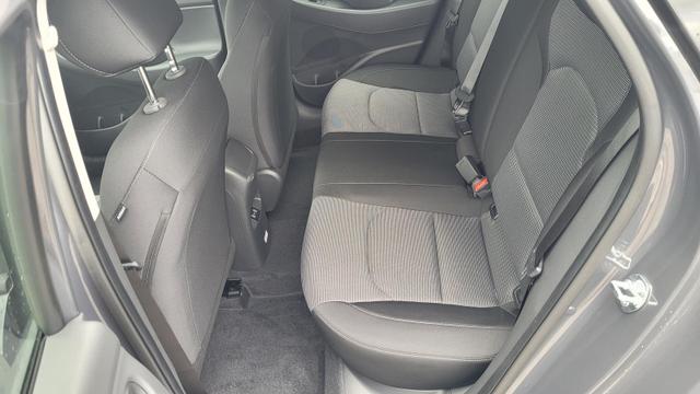 Hyundai i30 Family HB Family*Navi*LED*Shzg*Lhzg*PDC*Cam*16Zoll* 