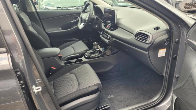 Hyundai i30 Family HB Family*Navi*LED*Shzg*Lhzg*PDC*Cam*16Zoll* 