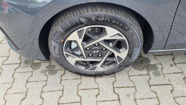 Hyundai i30 Family HB Family*Navi*LED*Shzg*Lhzg*PDC*Cam*16Zoll* 