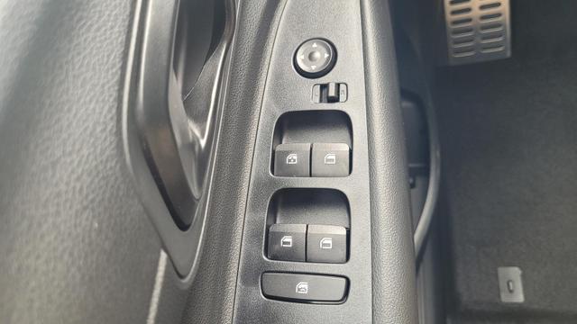 Hyundai i20 N-Line FL N-Line*LED*Navi*Shzg*PDC*Cam*17Zoll* 