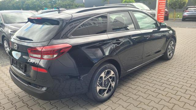 Hyundai i30 Kombi Family SW Family*Navi*LED*Shzg*Lhzg*PDC*Cam*16Zoll* 