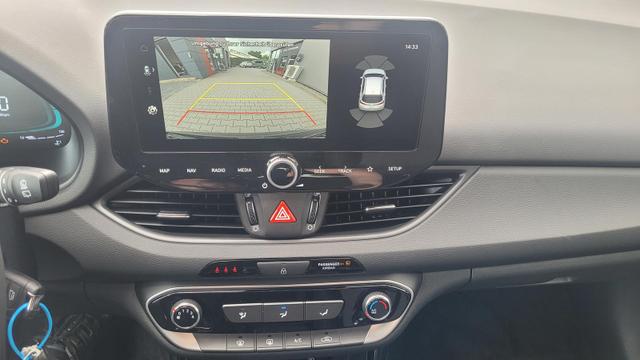 Hyundai i30 Kombi Family SW Family*Navi*LED*Shzg*Lhzg*PDC*Cam*16Zoll* 