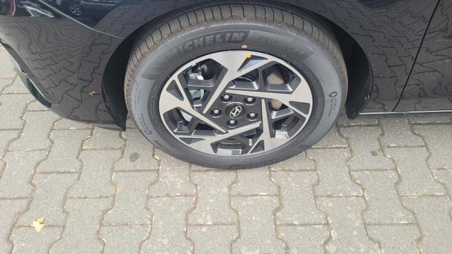 Hyundai i30 Kombi Family SW Family*Navi*LED*Shzg*Lhzg*PDC*Cam*16Zoll* 
