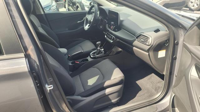 Hyundai i30 Familiy HB Family*Navi*LED*Shzg*Lhzg*PDC*Cam*16Zoll* 