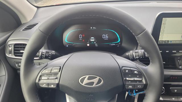 Hyundai i30 Familiy HB Family*Navi*LED*Shzg*Lhzg*PDC*Cam*16Zoll* 