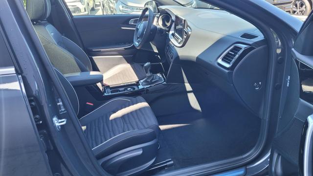 Kia ProCeed Ultimate GT-Line*Navi*LED*Shzg*PDC*Cam*SD*17" 