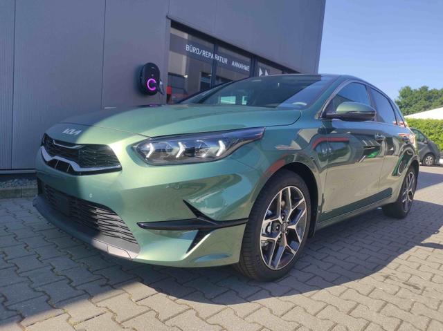 Kia Ceed - Platinum AT*LED*Navi*Shzg*PDCv+h*Cam*SD*17"