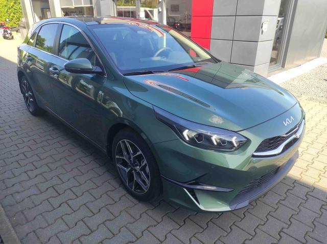 Kia Ceed Platinum AT*LED*Navi*Shzg*PDCv+h*Cam*SD*17" 