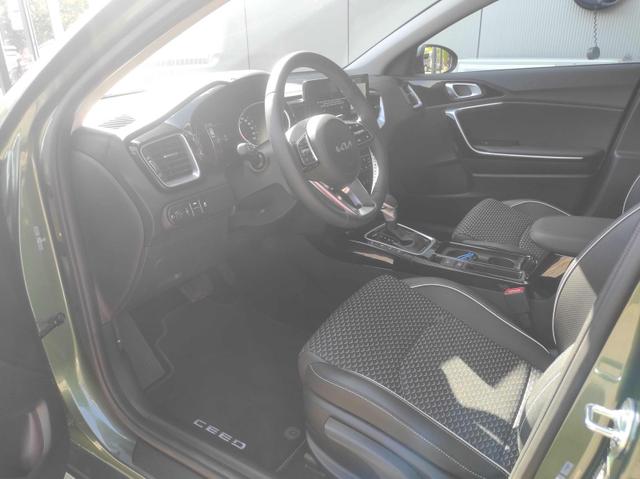 Kia Ceed Platinum AT*LED*Navi*Shzg*PDCv+h*Cam*SD*17" 