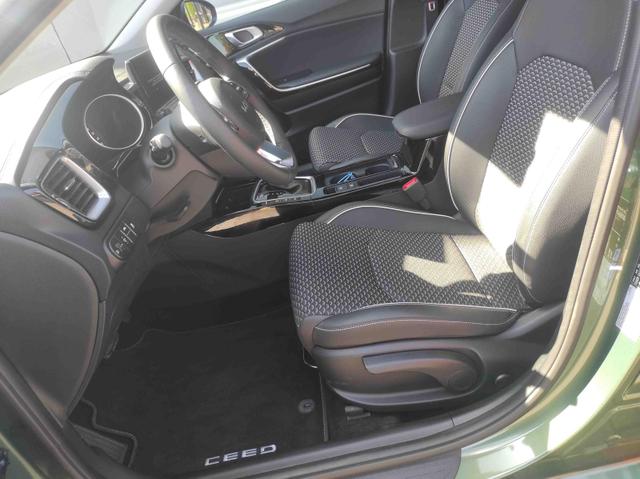 Kia Ceed Platinum AT*LED*Navi*Shzg*PDCv+h*Cam*SD*17" 