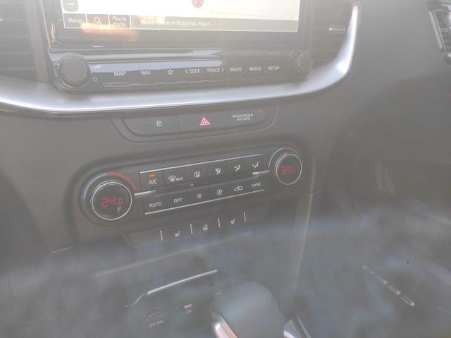 Kia Ceed Platinum AT*LED*Navi*Shzg*PDCv+h*Cam*SD*17" 