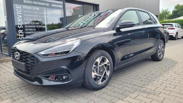 Hyundai i30 - Family HB Family*Navi*LED*Shzg*Lhzg*PDC*Cam*16Zoll*
