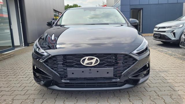 Hyundai i30 Family HB Family*Navi*LED*Shzg*Lhzg*PDC*Cam*16Zoll* 