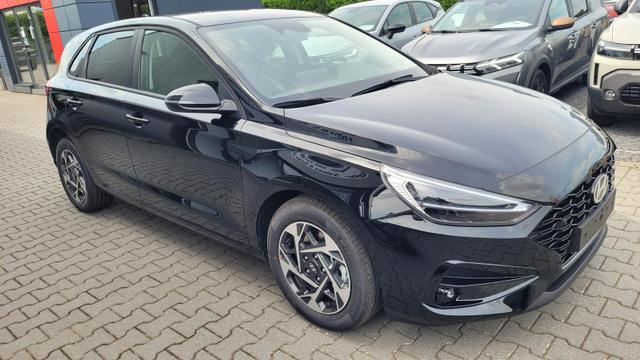 Hyundai i30 Family HB Family*Navi*LED*Shzg*Lhzg*PDC*Cam*16Zoll* 