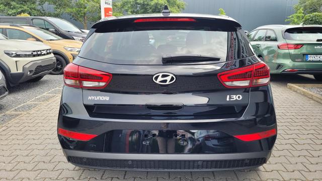 Hyundai i30 Family HB Family*Navi*LED*Shzg*Lhzg*PDC*Cam*16Zoll* 