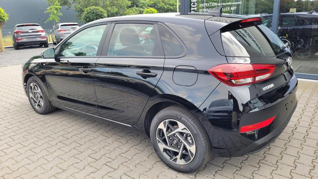 Hyundai i30 Family HB Family*Navi*LED*Shzg*Lhzg*PDC*Cam*16Zoll* 