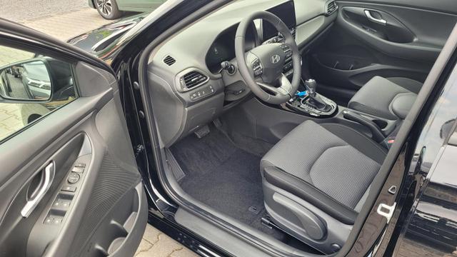 Hyundai i30 Family HB Family*Navi*LED*Shzg*Lhzg*PDC*Cam*16Zoll* 