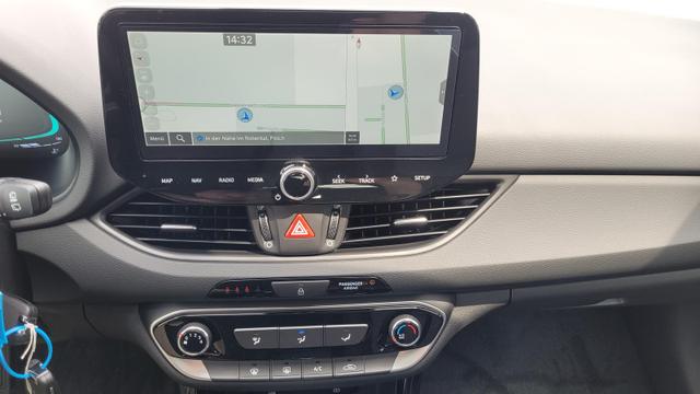 Hyundai i30 Family HB Family*Navi*LED*Shzg*Lhzg*PDC*Cam*16Zoll* 