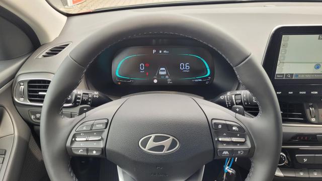 Hyundai i30 Family HB Family*Navi*LED*Shzg*Lhzg*PDC*Cam*16Zoll* 