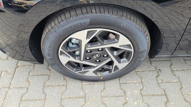 Hyundai i30 Family HB Family*Navi*LED*Shzg*Lhzg*PDC*Cam*16Zoll* 