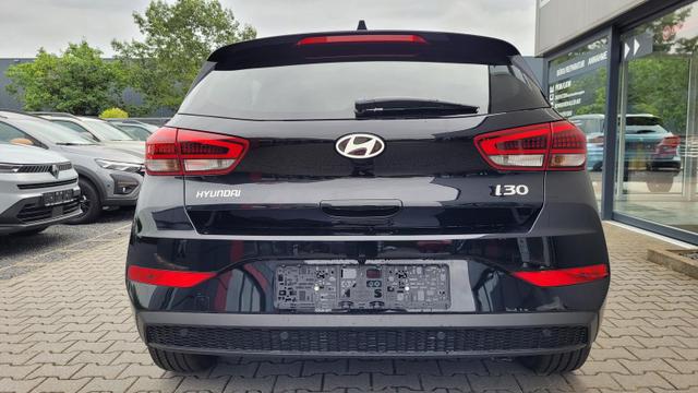 Hyundai i30 Familiy HB Family*LED*Navi*Shzg*Lhzg*PDC*Cam*16Zoll* 