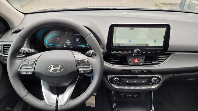 Hyundai i30 Familiy HB Family*LED*Navi*Shzg*Lhzg*PDC*Cam*16Zoll* 