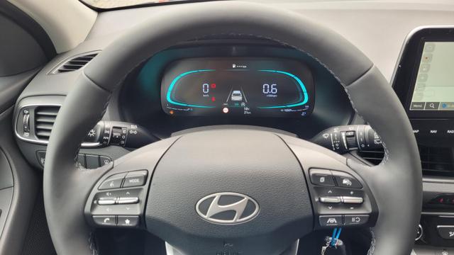 Hyundai i30 Familiy HB Family*LED*Navi*Shzg*Lhzg*PDC*Cam*16Zoll* 