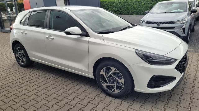 Hyundai i30 Familiy HB Family*Navi*LED*Shzg*Lhzg*PDC*Cam*16Zoll* 