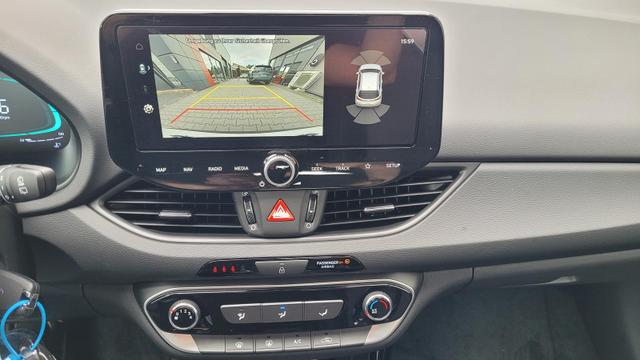 Hyundai i30 Familiy HB Family*Navi*LED*Shzg*Lhzg*PDC*Cam*16Zoll* 